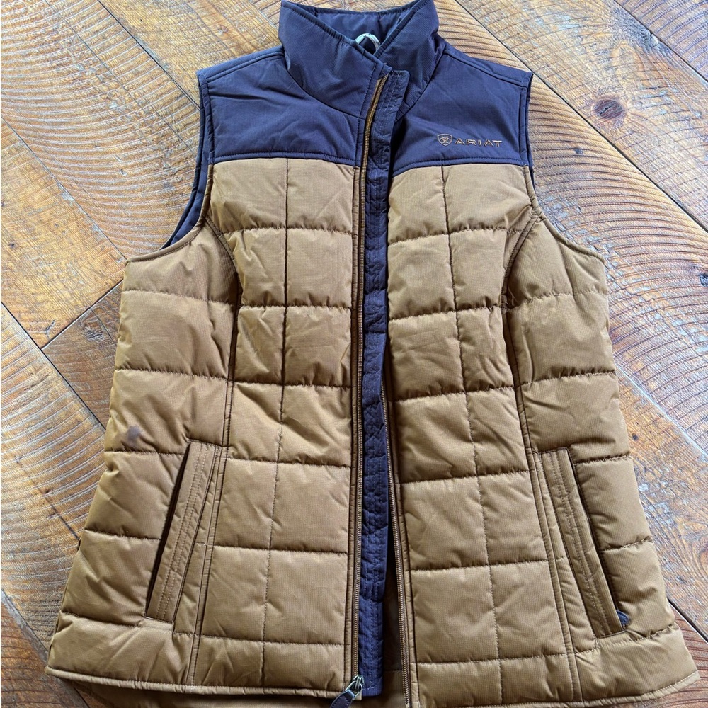 Ariat Women's Tan and Navy Quilted Vest